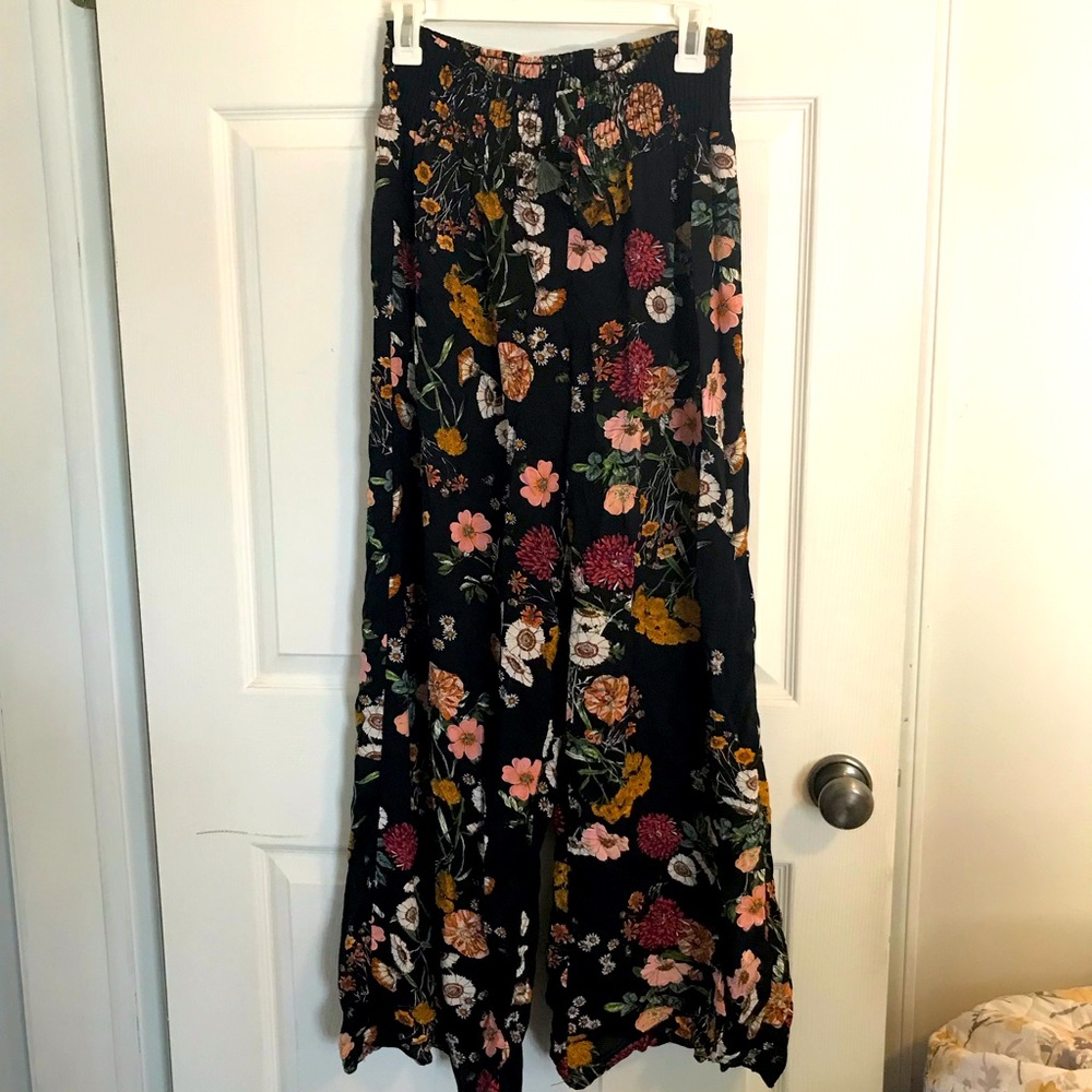 NWOT - One5One Margery Printed Wide Leg Pant